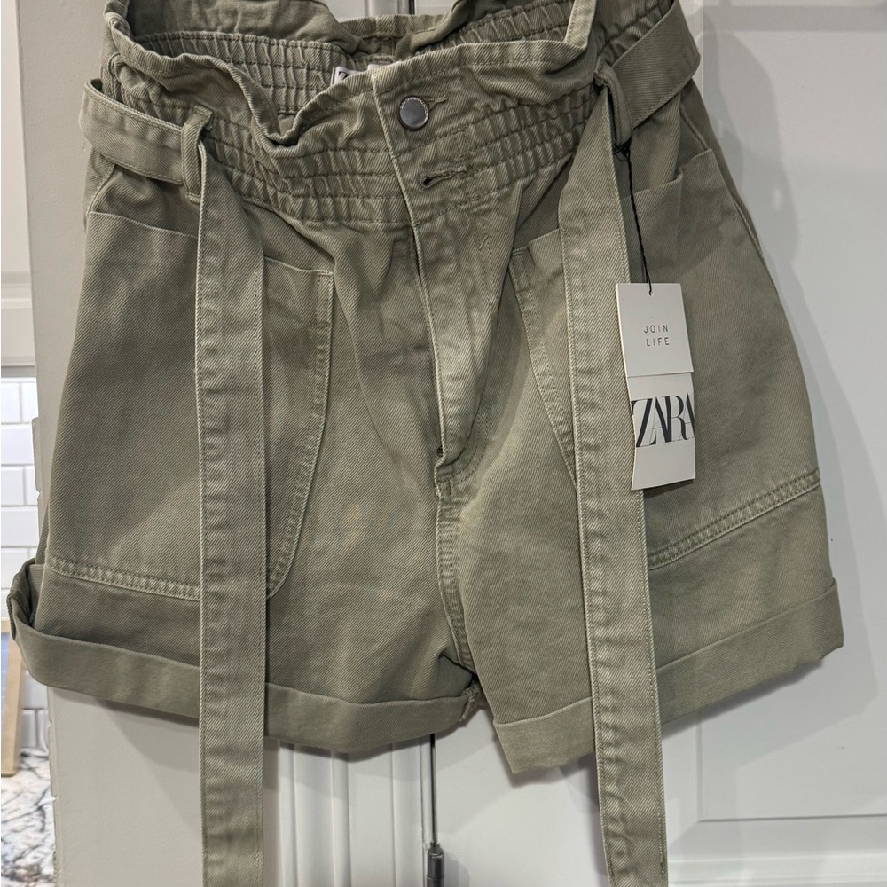 Zara Women's Khaki Cargo Shorts